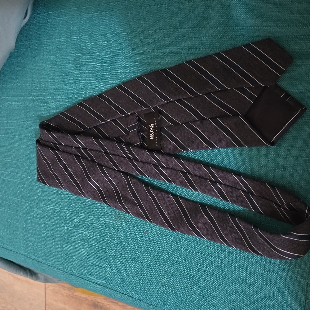 NWOT, Boss skinny neck tie made in Italy.